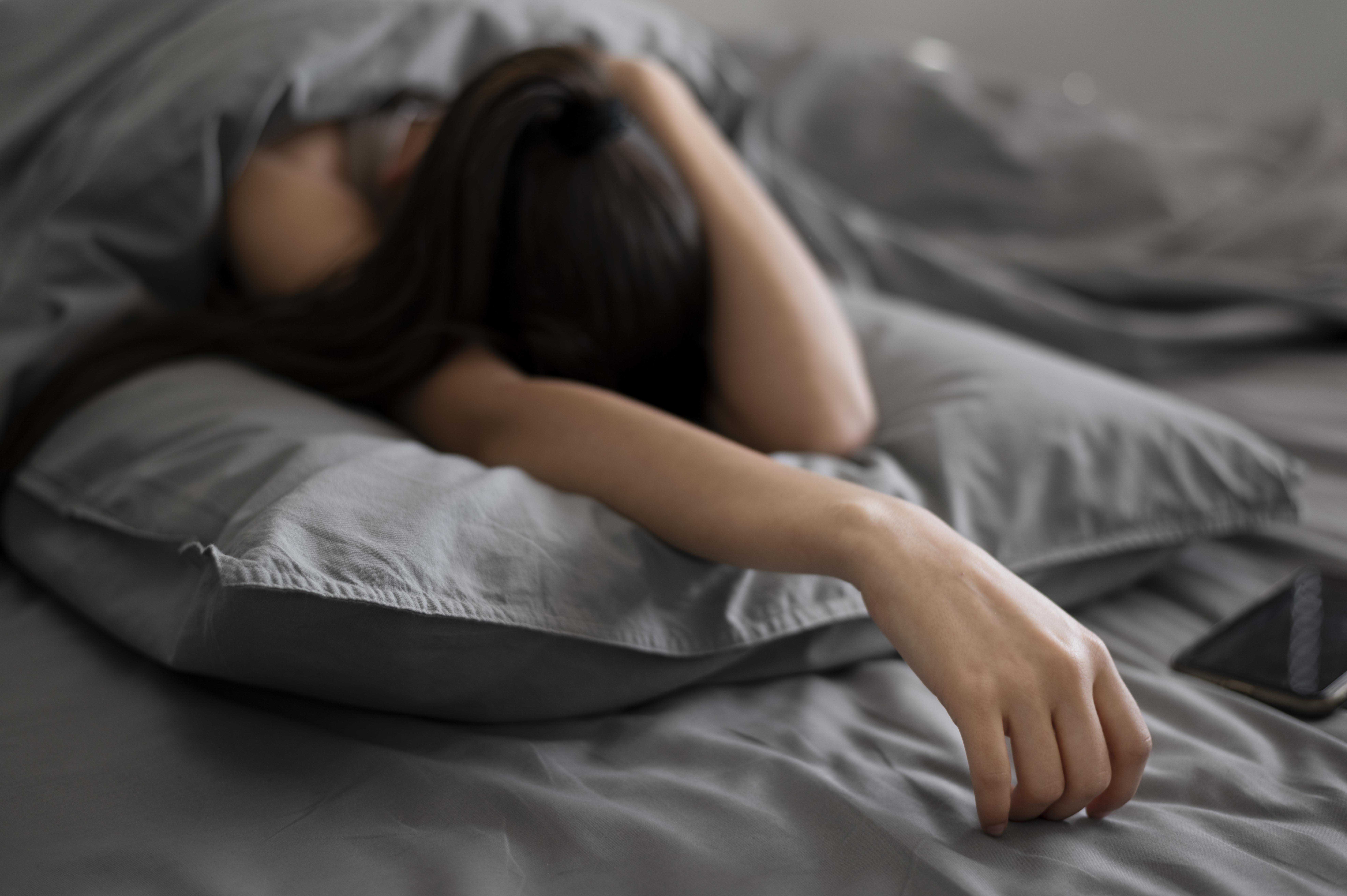ลักษณะแบบไหนที่เรียกว่านอนน้อย พร้อมแนะแต่ละช่วงวัยควรนอนเท่าไรดี