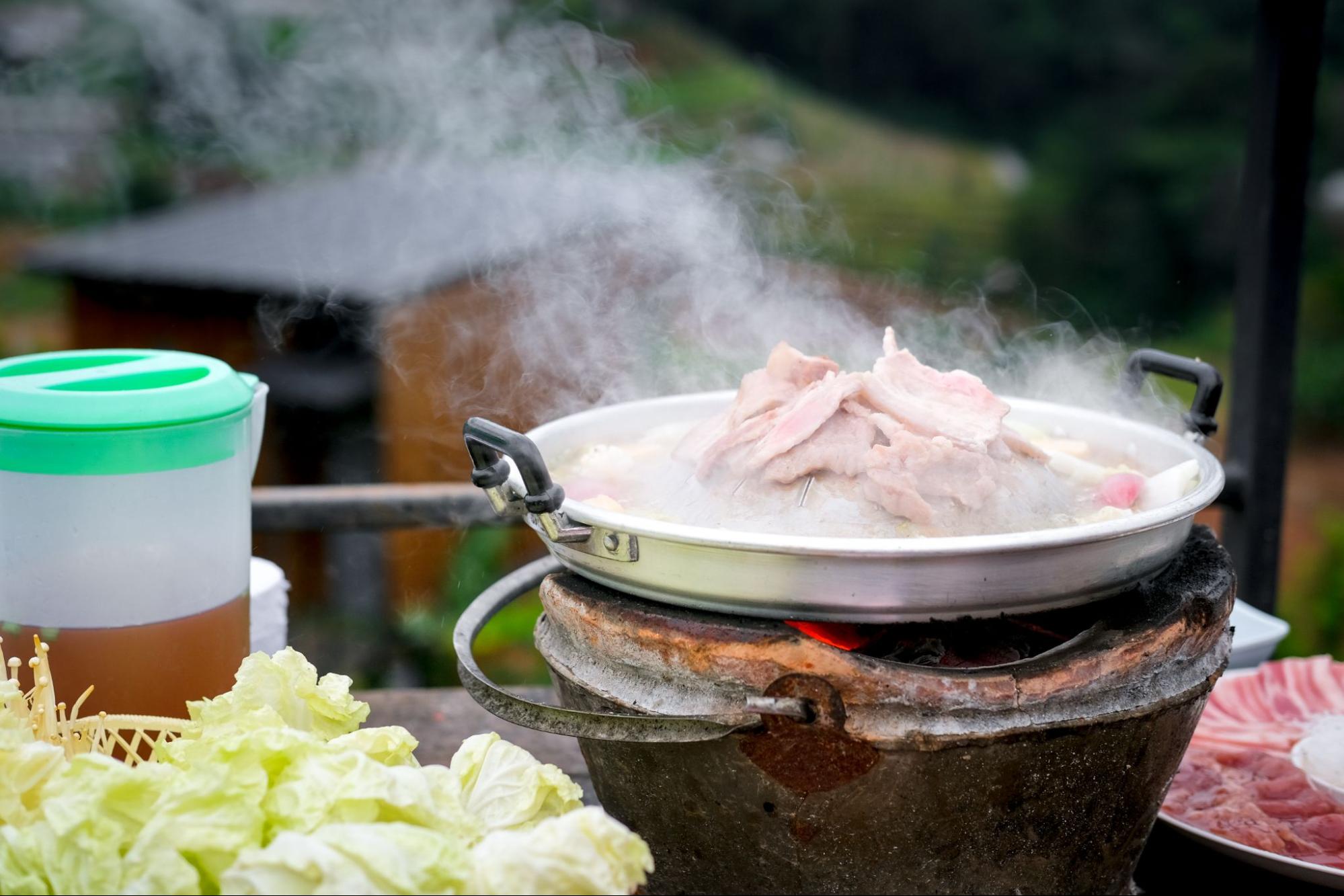 15. บ้านเสธ. หมูกระทะ